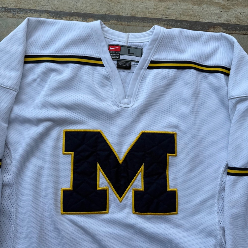 Vintage Nike Team Michigan Wolverines Hockey Jersey White Navy Maize Men Large - Picture 2 of 8